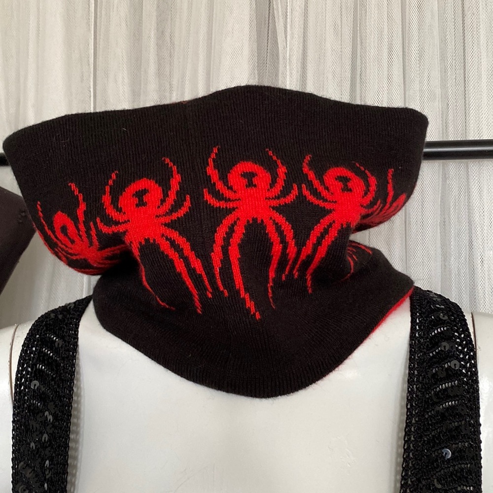 Spyder Men’s red & black,  reversible neck Gaiter O/S New without tag!